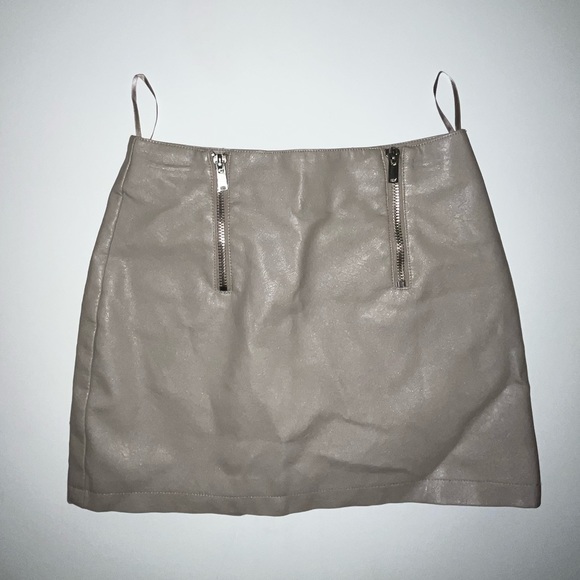 Mini Leather Skirt. Zipper. - Picture 1 of 5